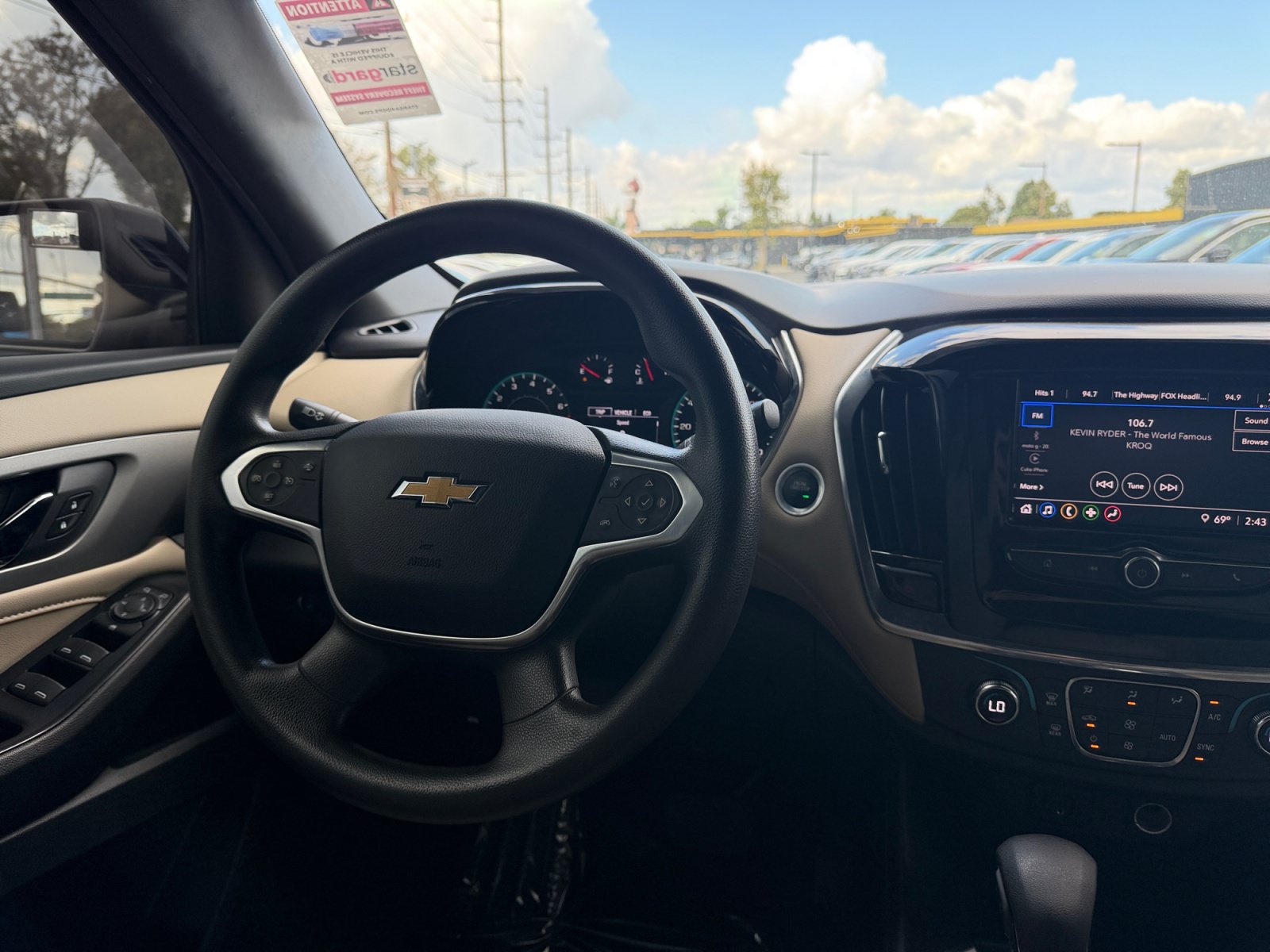 Used 2022 Chevrolet Traverse LS FWD image 13