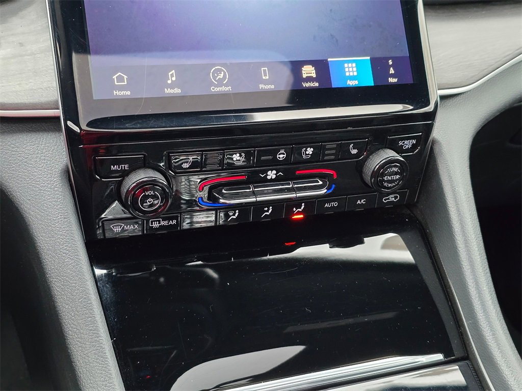 Used 2024 Jeep Grand Cherokee L Limited w/ Luxury Tech Group II image 28