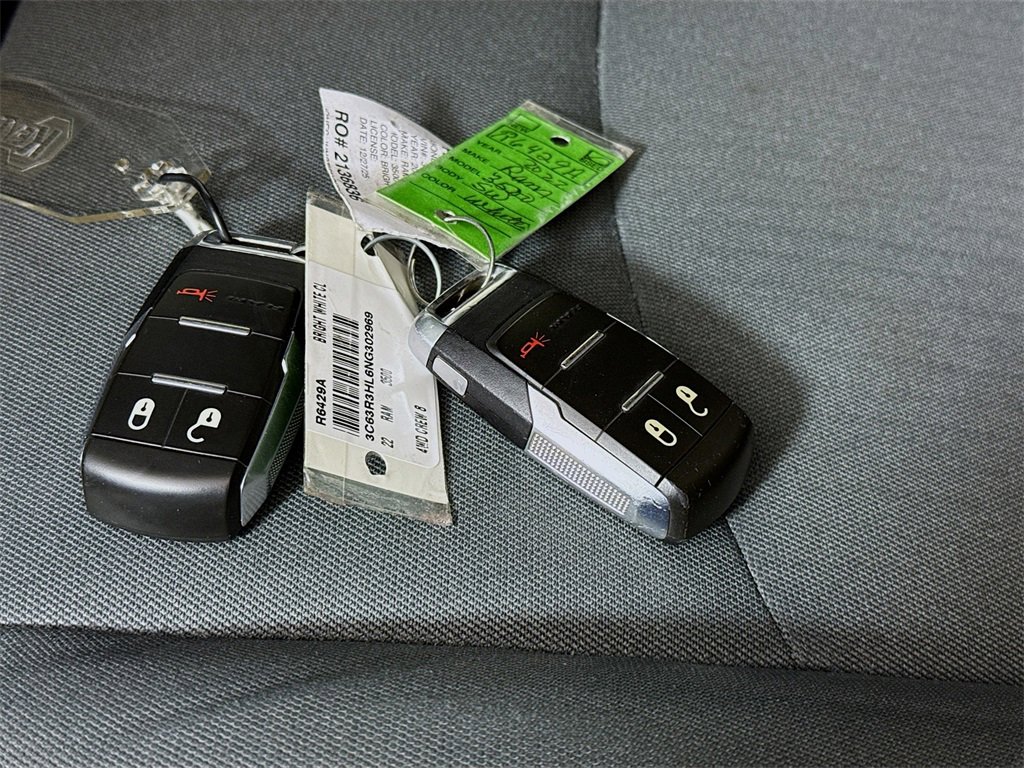 Used 2022 RAM 3500 Big Horn image 33