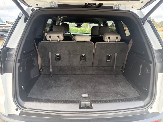 Used 2026 GMC Acadia Elevation w/ Elevation Premium Package FWD image 12