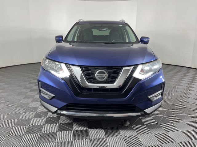 Used 2018 Nissan Rogue SV w/ Sun & Sound Touring Package image 4
