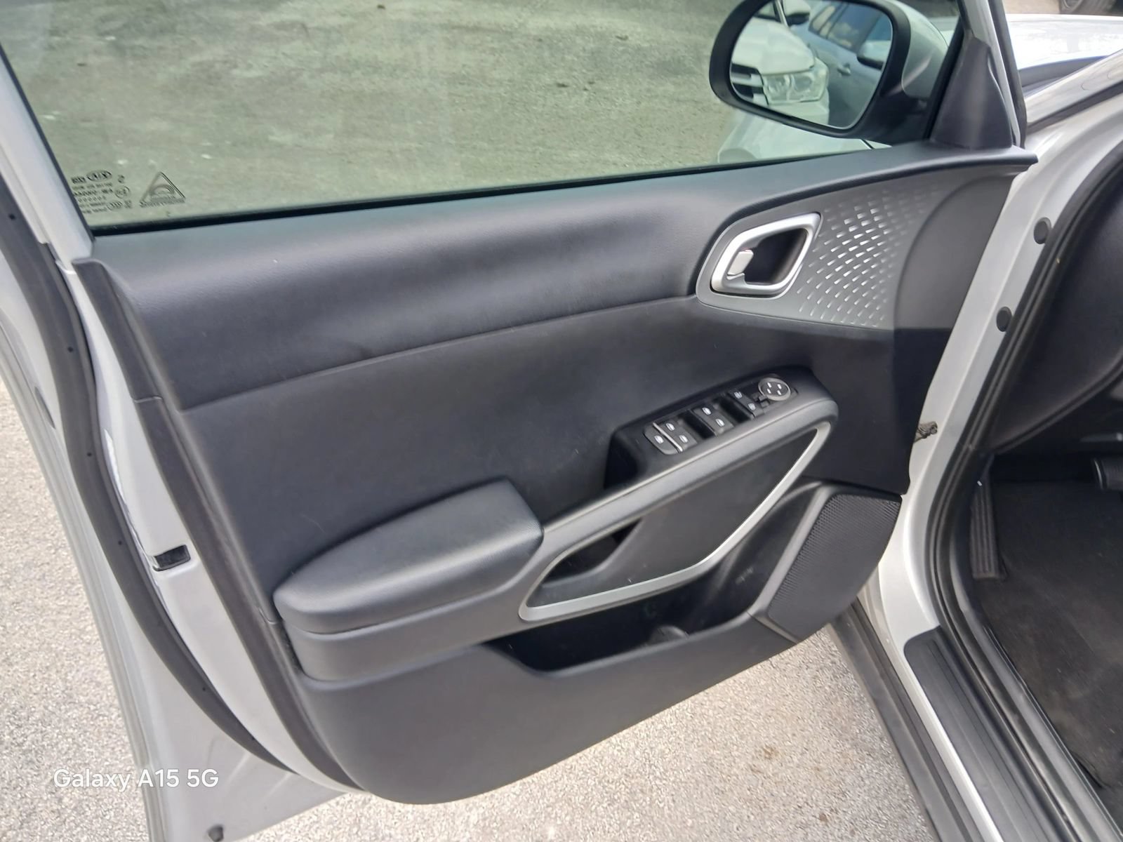 Used 2020 Kia Soul LX FWD image 11