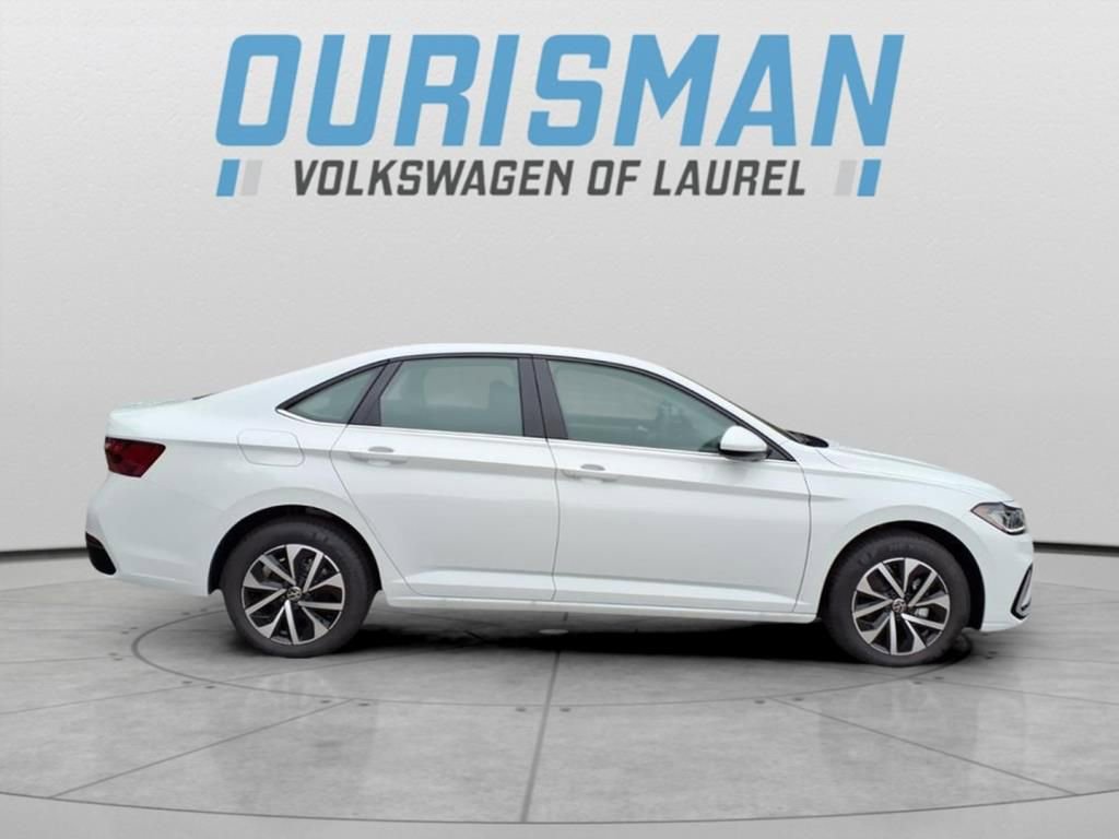 Used 2025 Volkswagen Jetta S image 2