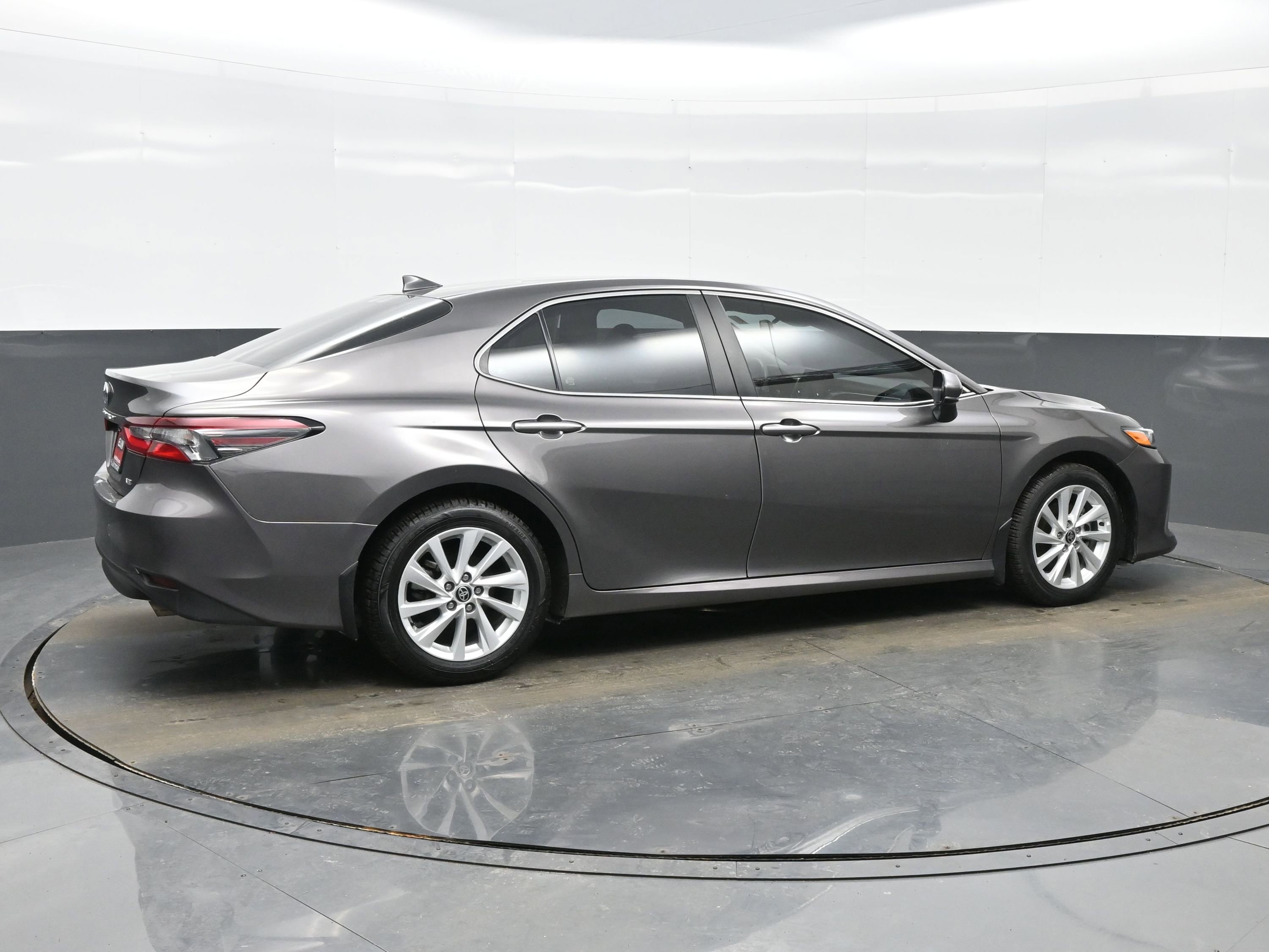 Used 2024 Toyota Camry LE image 6