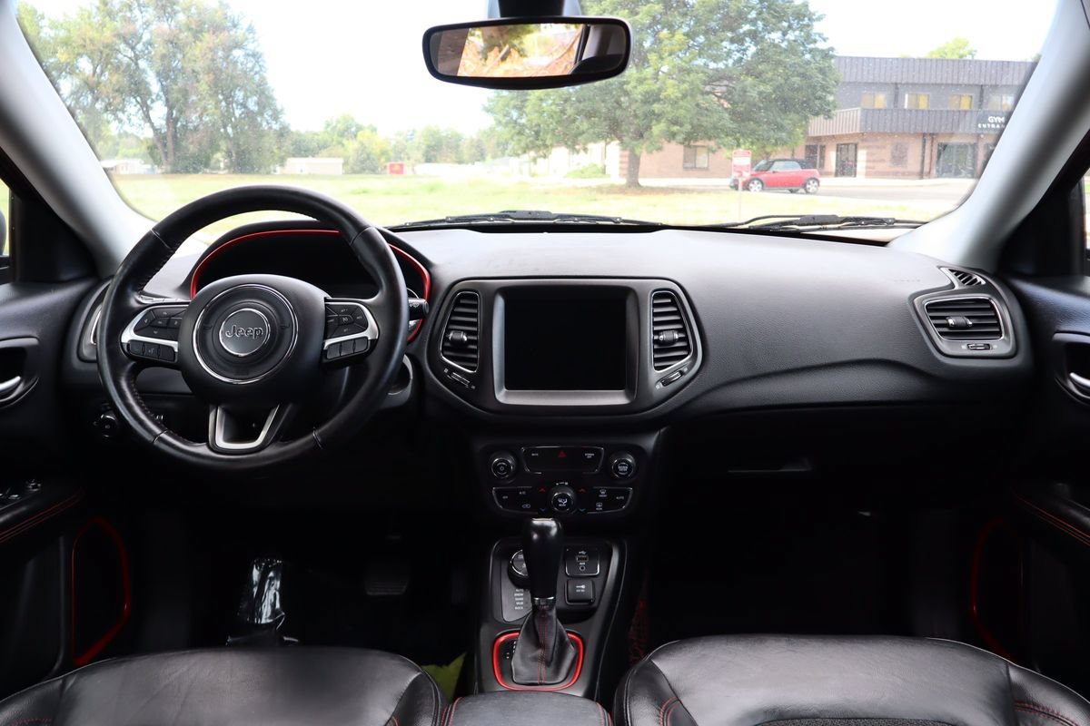 Used 2018 Jeep Compass Trailhawk AWD/4WD image 16