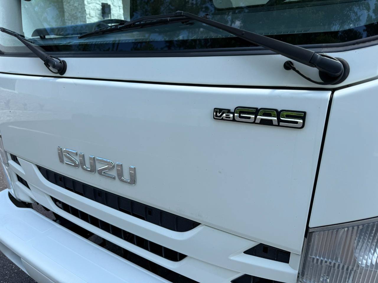 Used 2019 Isuzu NPR RWD image 12