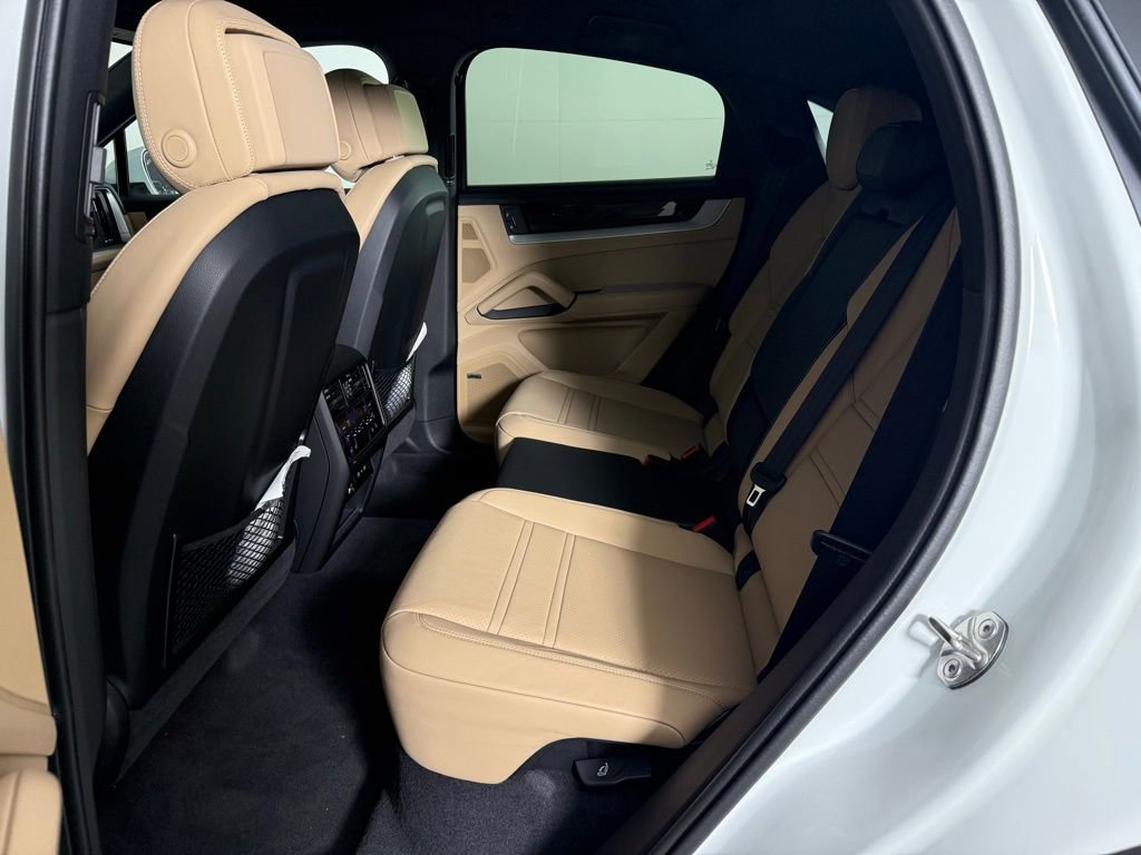 New 2026 Porsche Cayenne Coupe image 24