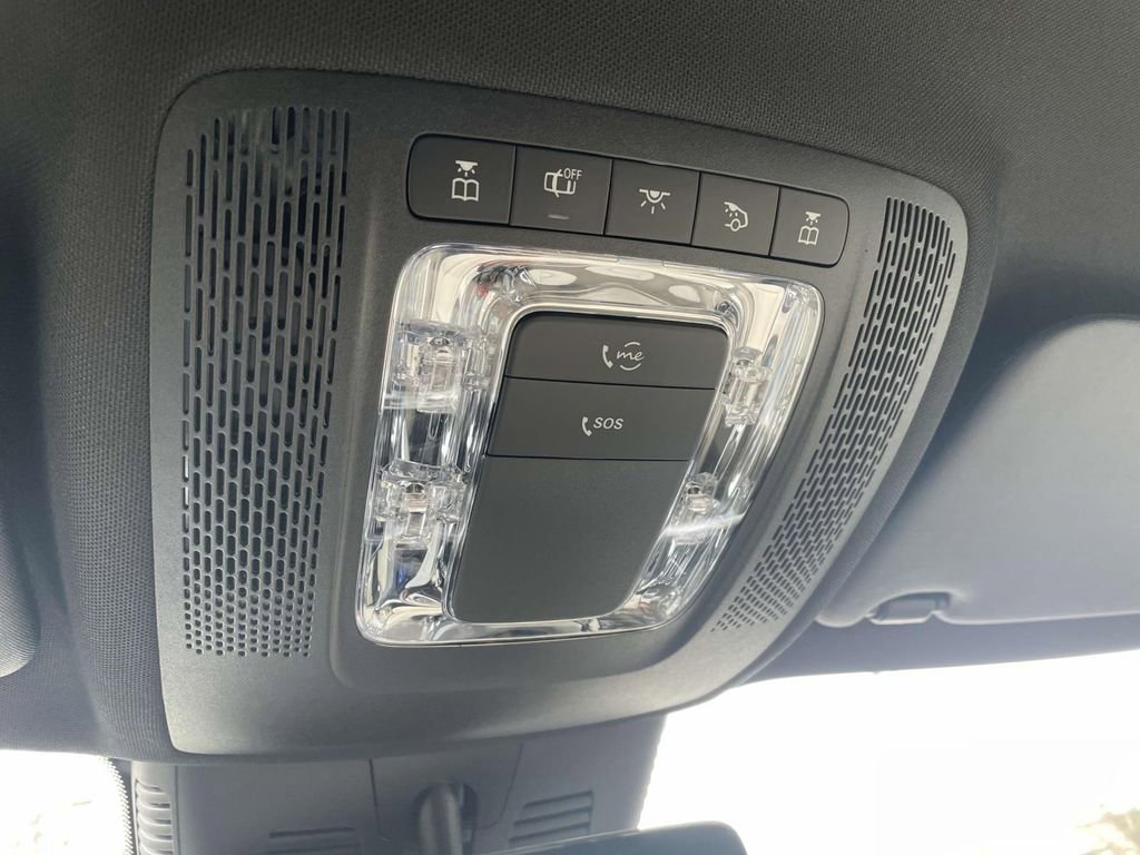 Certified 2025 Mercedes-Benz GLB 250 image 29