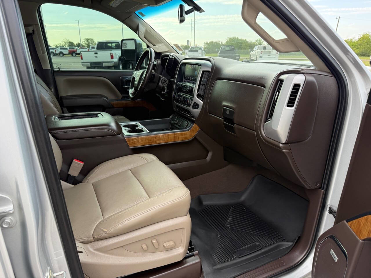 Used 2019 GMC Sierra 2500 SLT w/ Duramax Plus Package AWD/4WD image 35