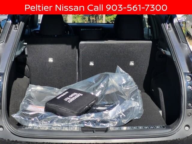 New 2025 Nissan Kicks SV w/ Illumination Package image 6
