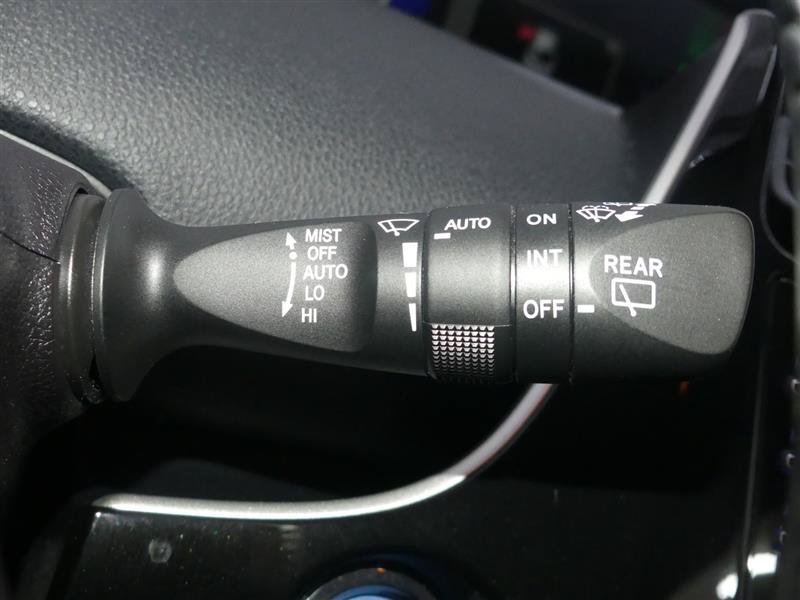 Used 2022 Toyota Prius FWD image 34
