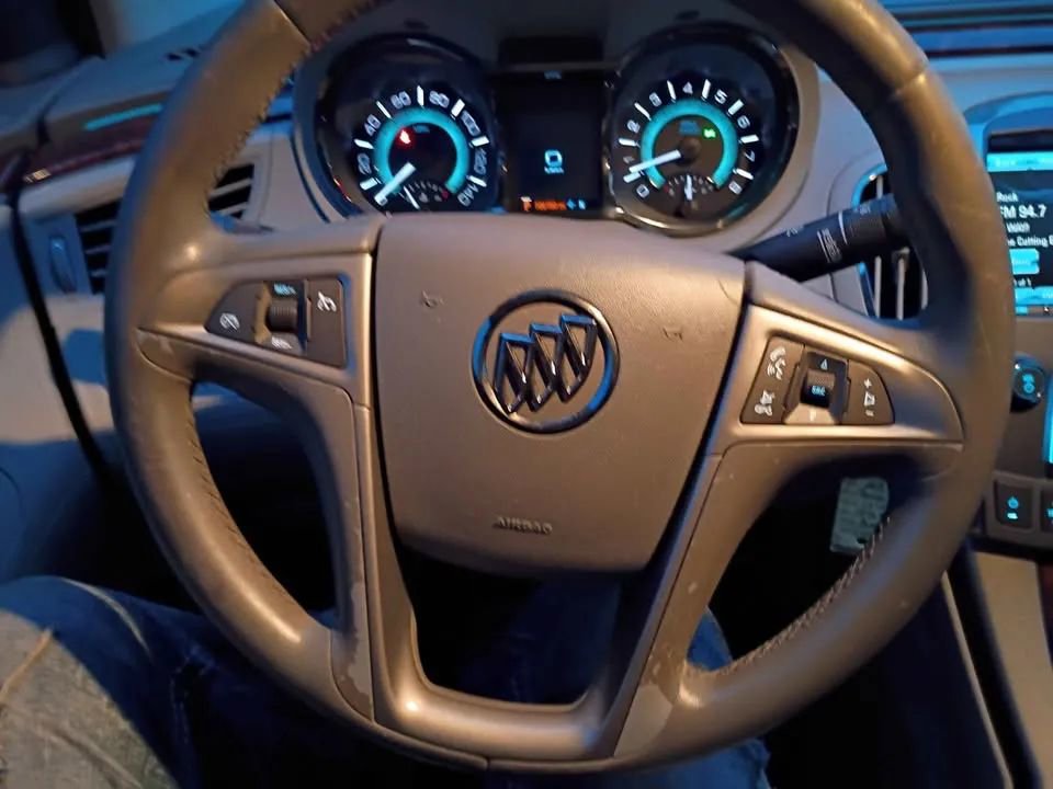 Used 2013 Buick LaCrosse FWD image 6