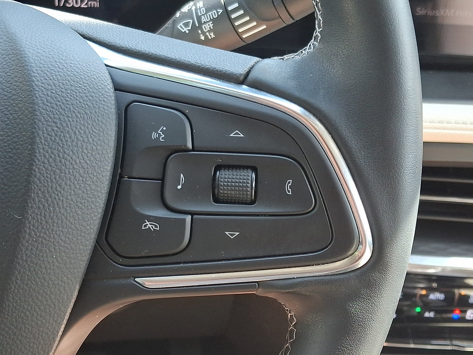 Used 2024 Buick Encore GX Avenir w/ Avenir Convenience Package AWD/4WD image 22