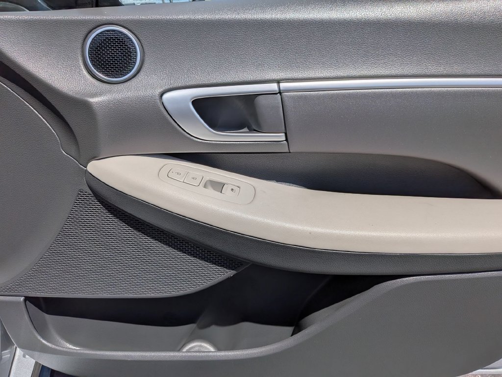 Used 2025 Hyundai Sonata SEL FWD image 32