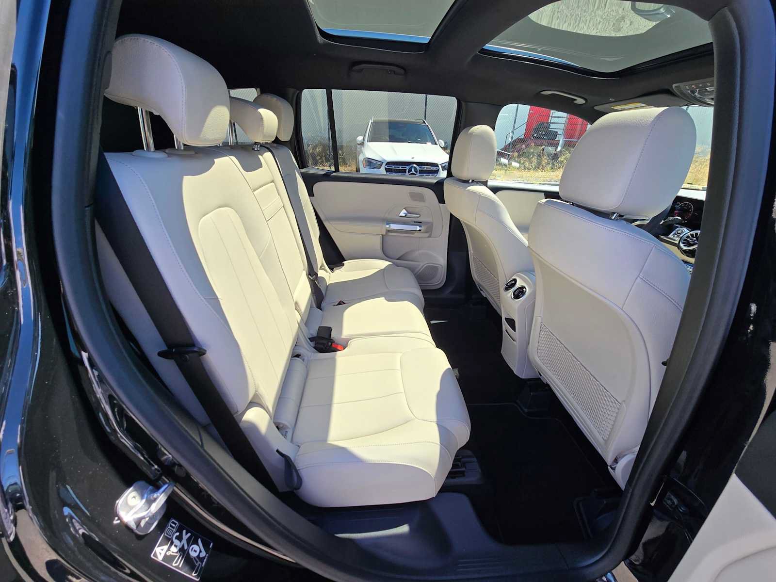 New 2026 Mercedes-Benz GLB 250 image 11