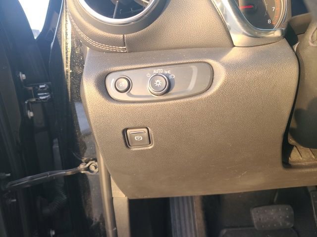 Used 2025 Chevrolet Blazer LT image 25