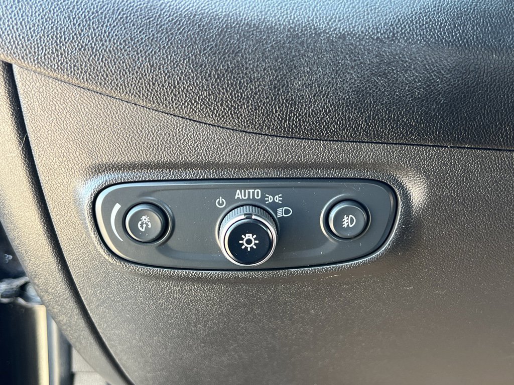 Used 2020 Chevrolet Equinox LT w/ Midnight Edition image 14