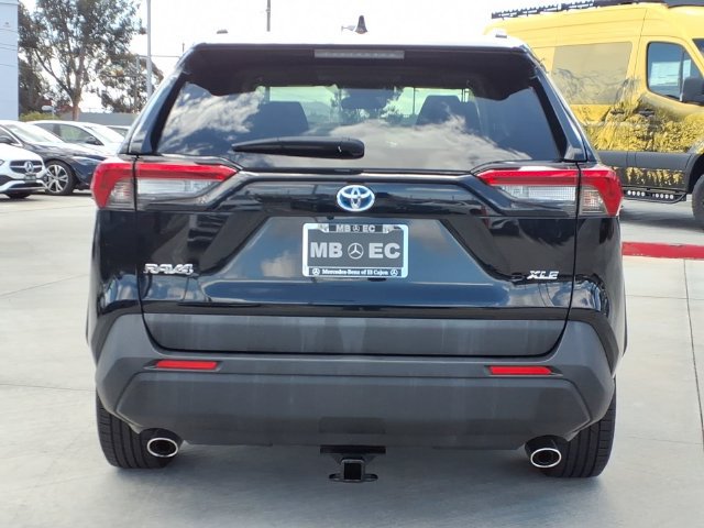 Used 2022 Toyota RAV4 XLE Premium AWD/4WD image 22