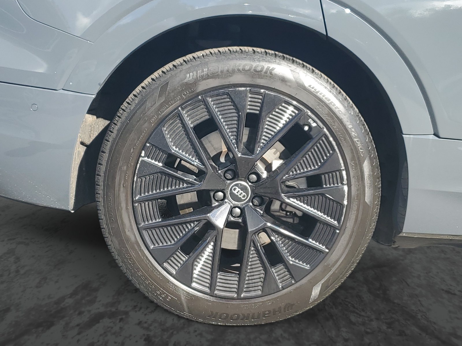 Used 2024 Audi Q8 e-tron Premium Plus w/ Prestige Package AWD/4WD image 6