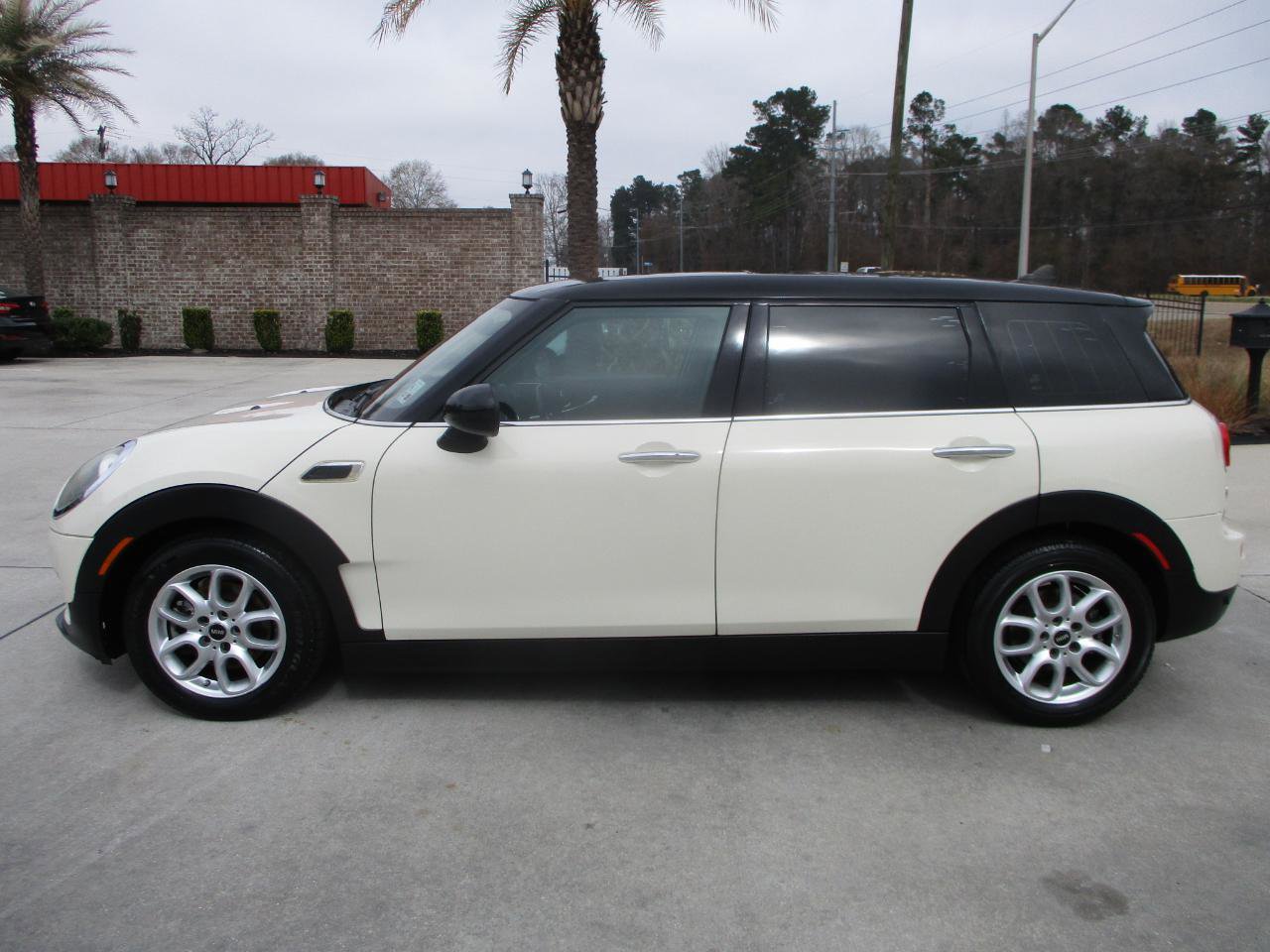Used 2016 MINI Cooper Clubman image 17