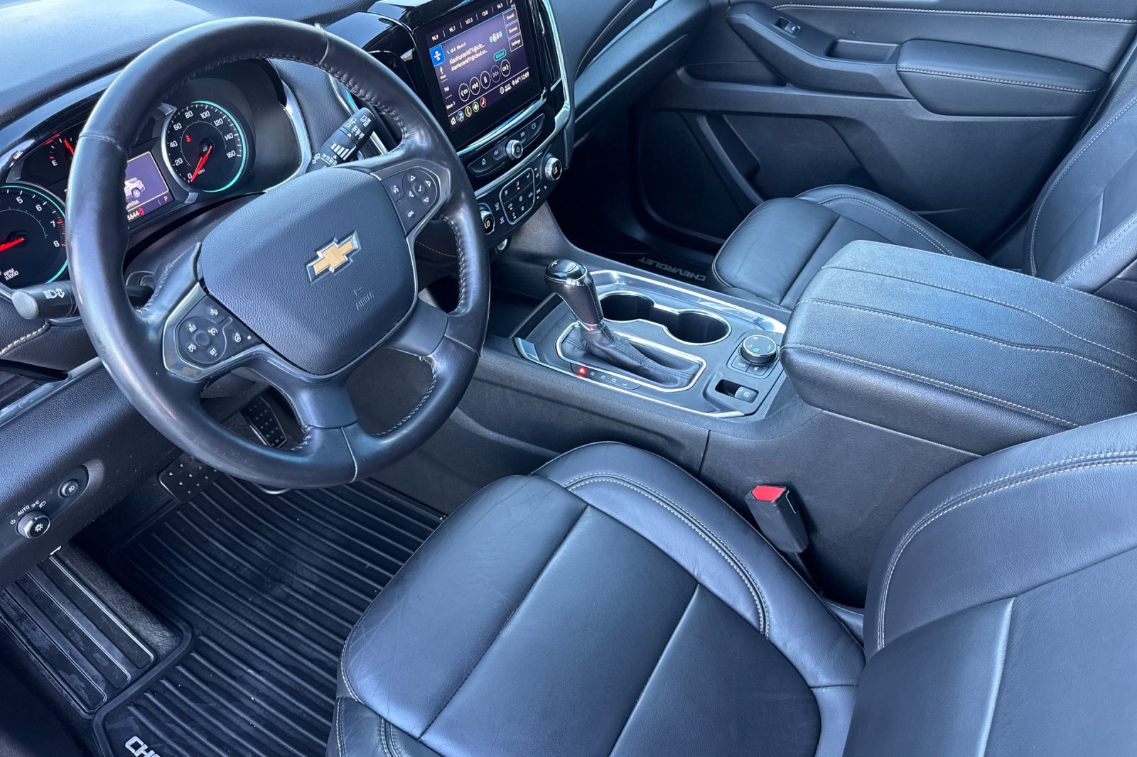 Used 2020 Chevrolet Traverse LT w/ LPO, Blackout Package image 11