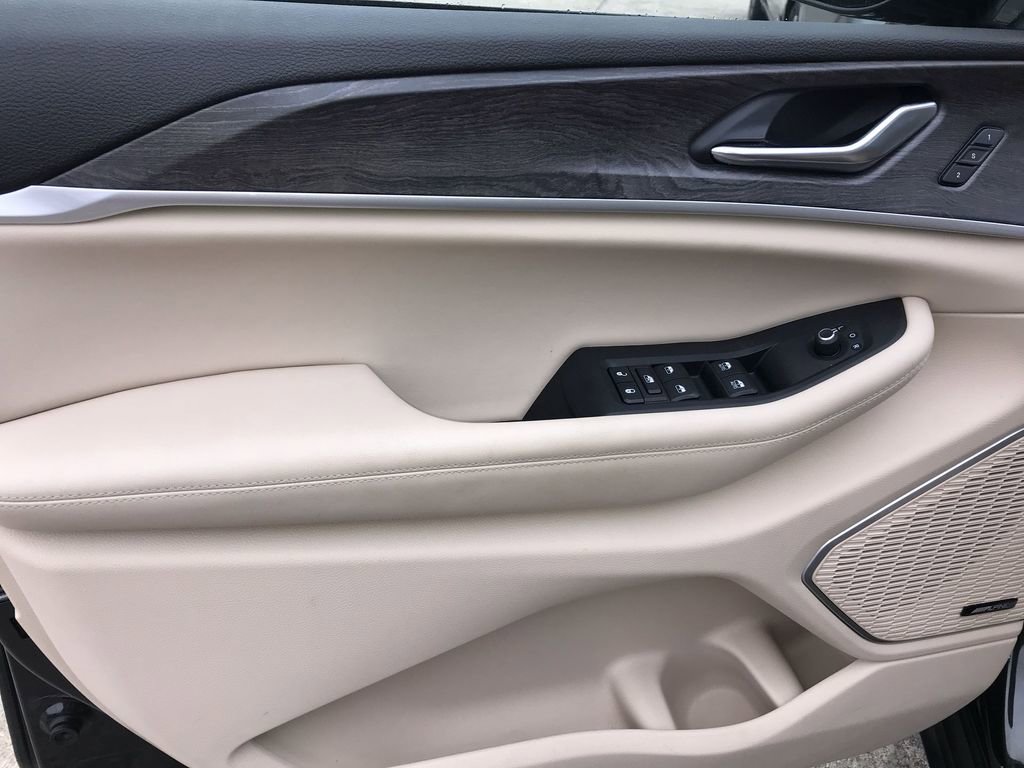 Used 2022 Jeep Grand Cherokee L Limited w/ Luxury Tech Group II image 13