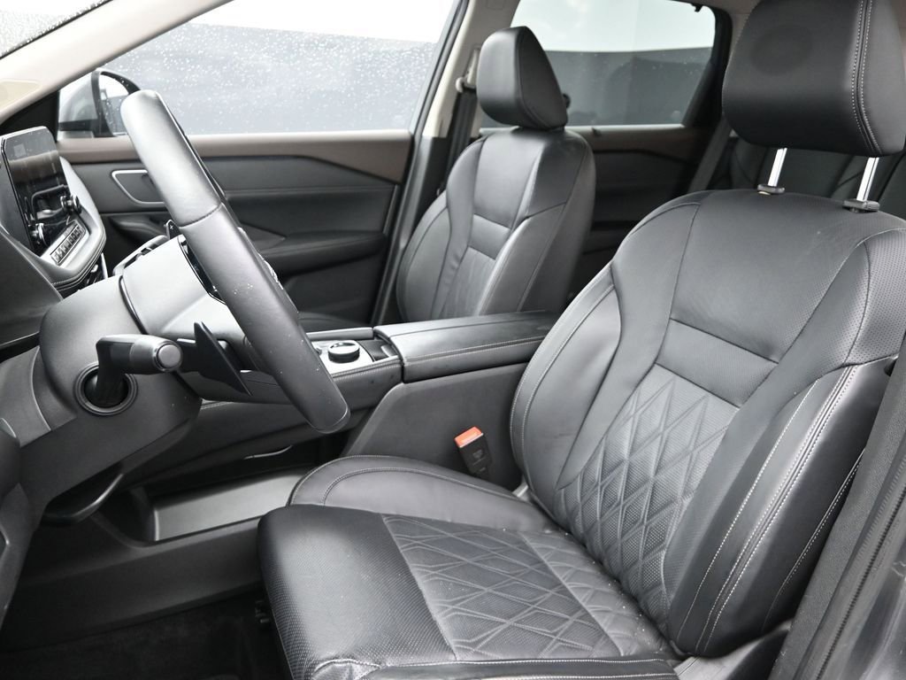 Used 2023 Nissan Rogue Platinum w/ Platinum Premium Package image 15