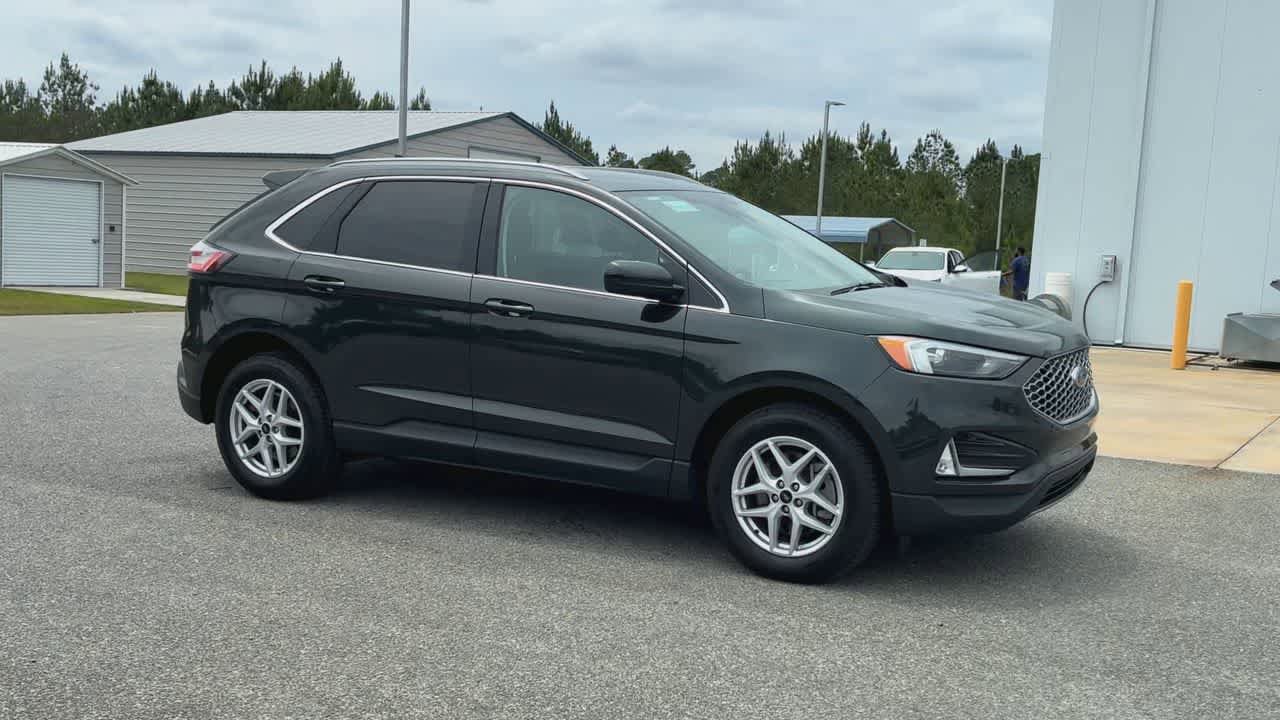 Used 2023 Ford Edge SEL w/ Convenience Package AWD/4WD image 2