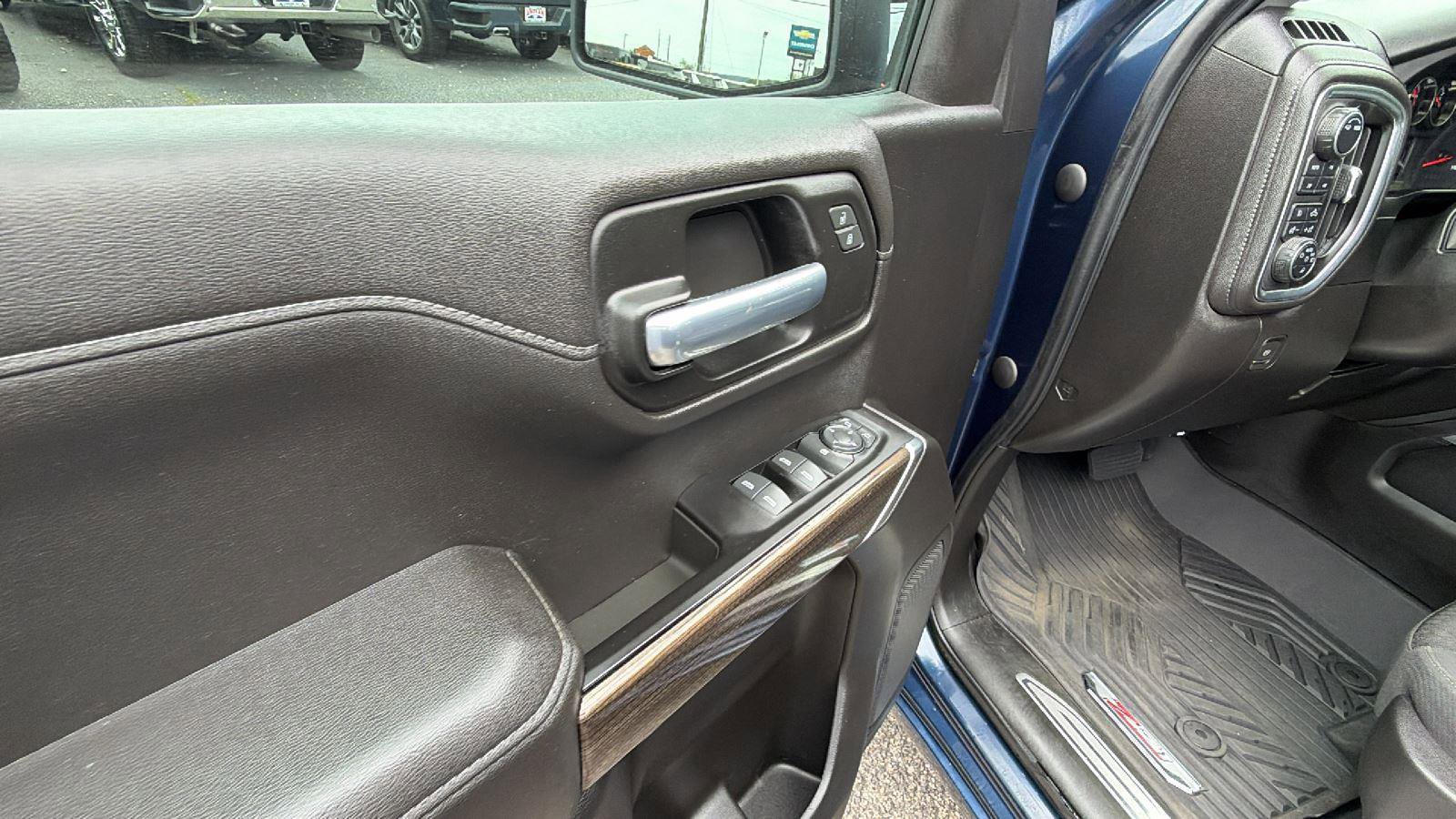 Used 2022 Chevrolet Silverado 1500 RST AWD/4WD image 12