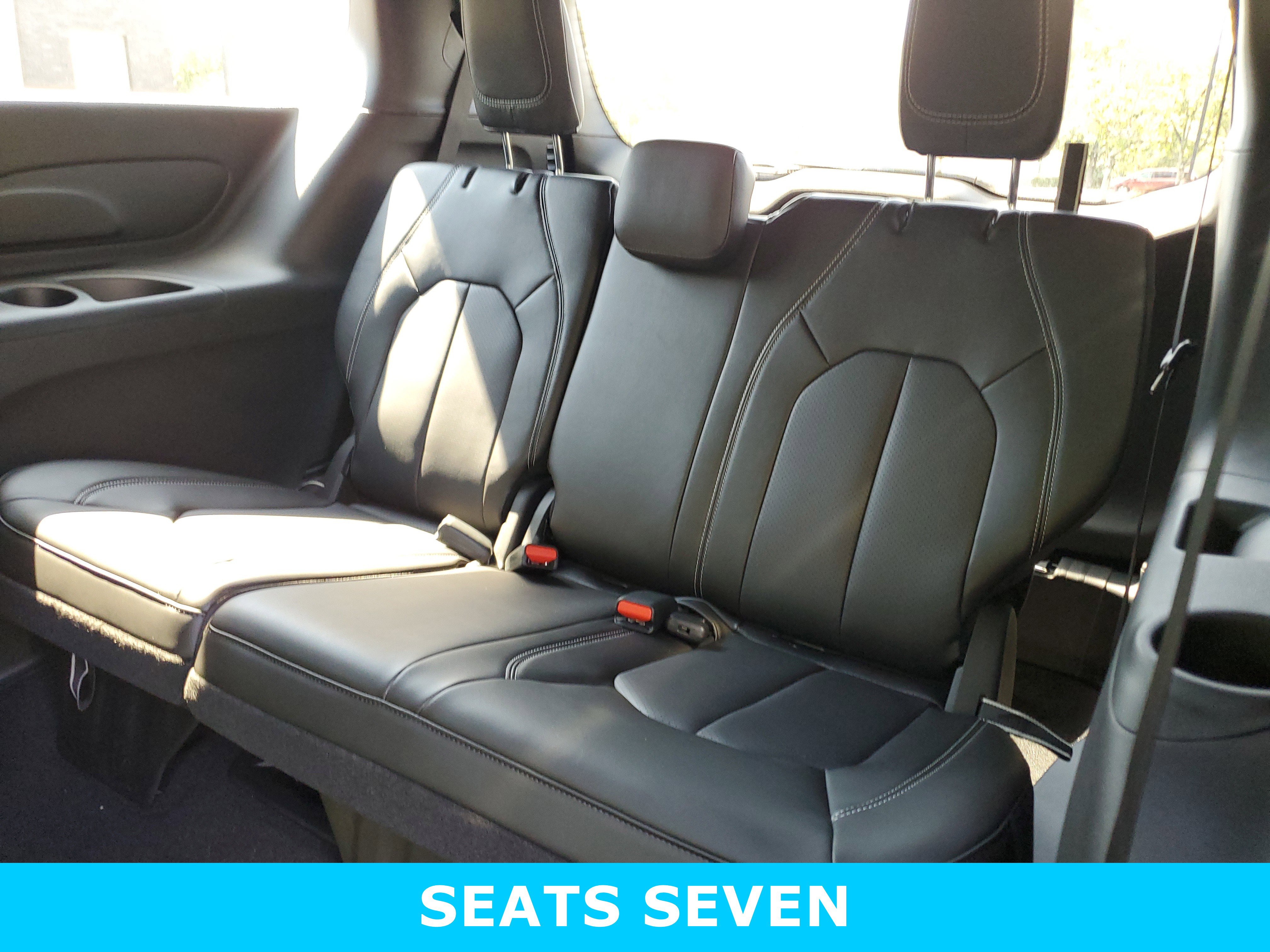 New 2026 Chrysler Pacifica Select image 28