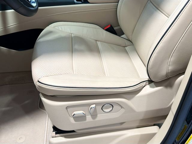 Certified 2021 Cadillac Escalade Premium Luxury w/ LPO, Illumination Package image 19