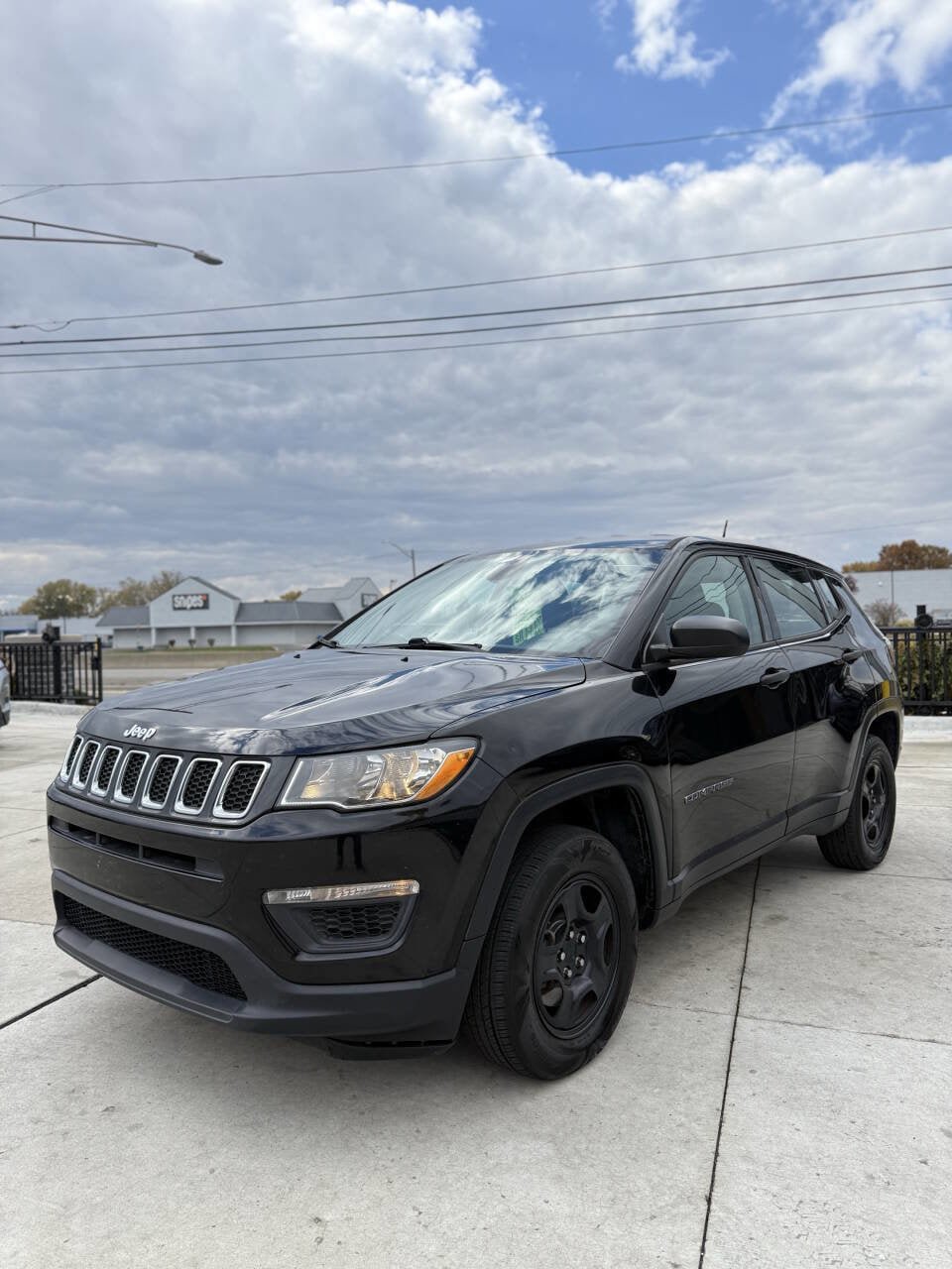 Used 2017 Jeep Compass Sport image 3