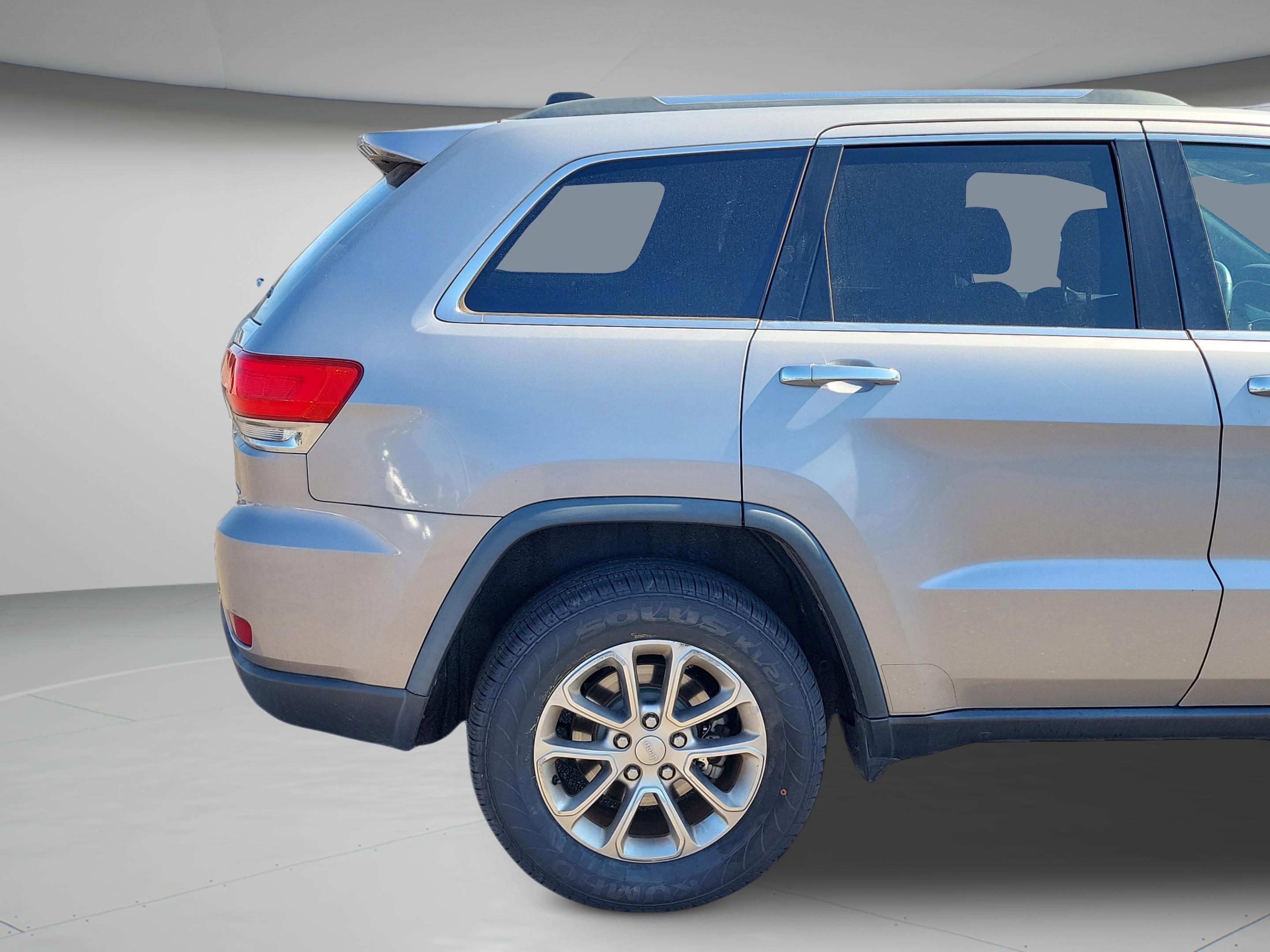 Used 2015 Jeep Grand Cherokee Limited w/ Luxury Group II image 35