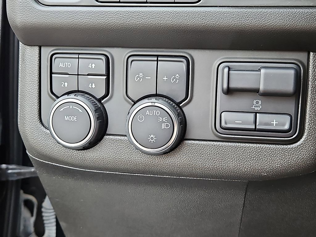 Used 2022 Chevrolet Tahoe High Country w/ Premium Package image 26