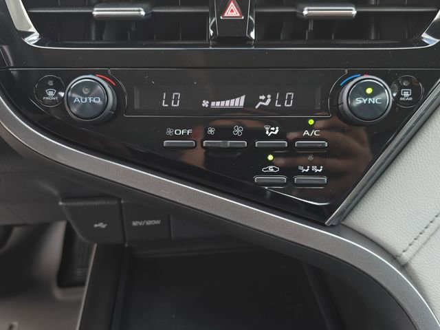 Used 2021 Toyota Camry LE image 23
