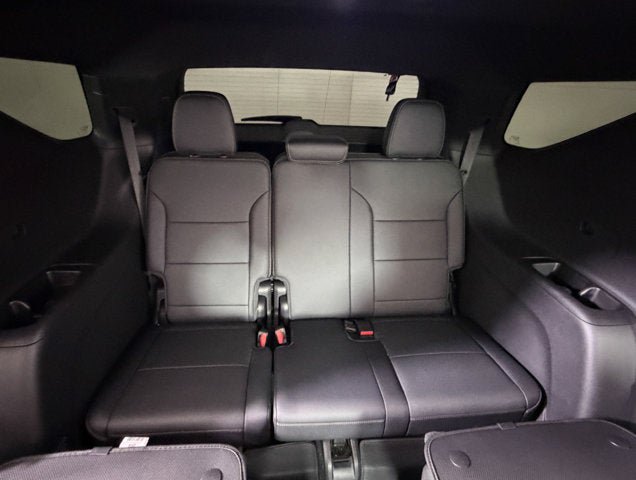 Certified 2025 Chevrolet Traverse High Country FWD image 7