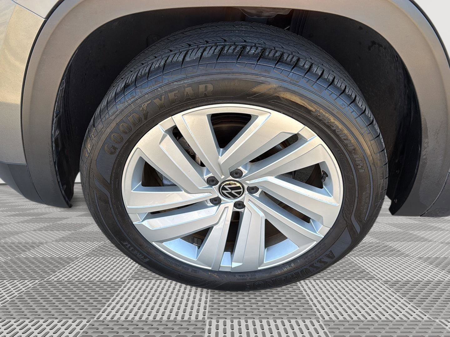 Used 2022 Volkswagen Atlas Cross Sport SE image 9