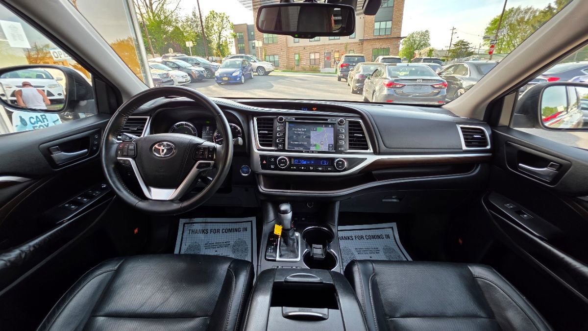 Used 2016 Toyota Highlander Limited Platinum AWD/4WD image 14