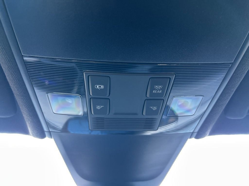 Used 2024 Volkswagen Tiguan SE image 41