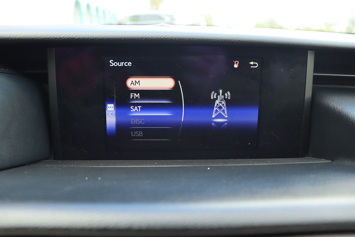 Used 2017 Lexus IS 200t RWD image 33