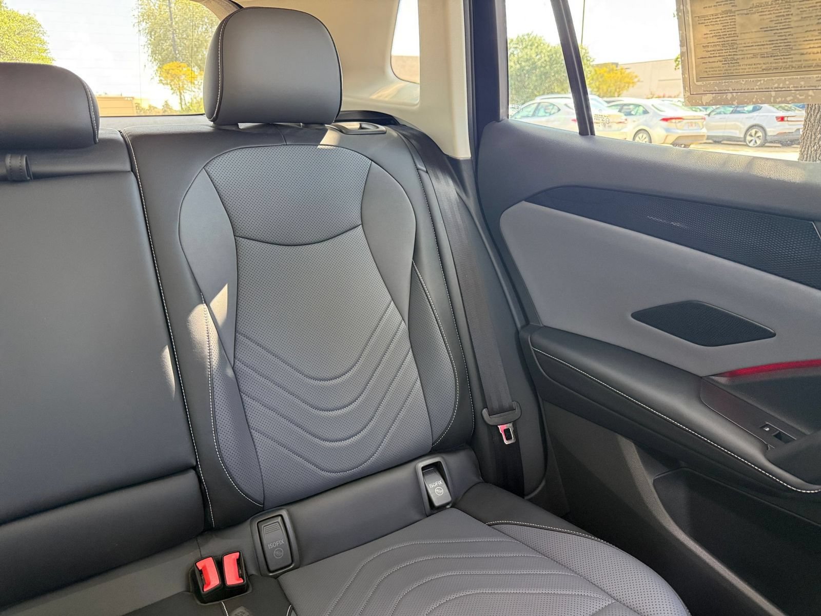 Used 2026 Volkswagen Tiguan SE AWD/4WD image 38