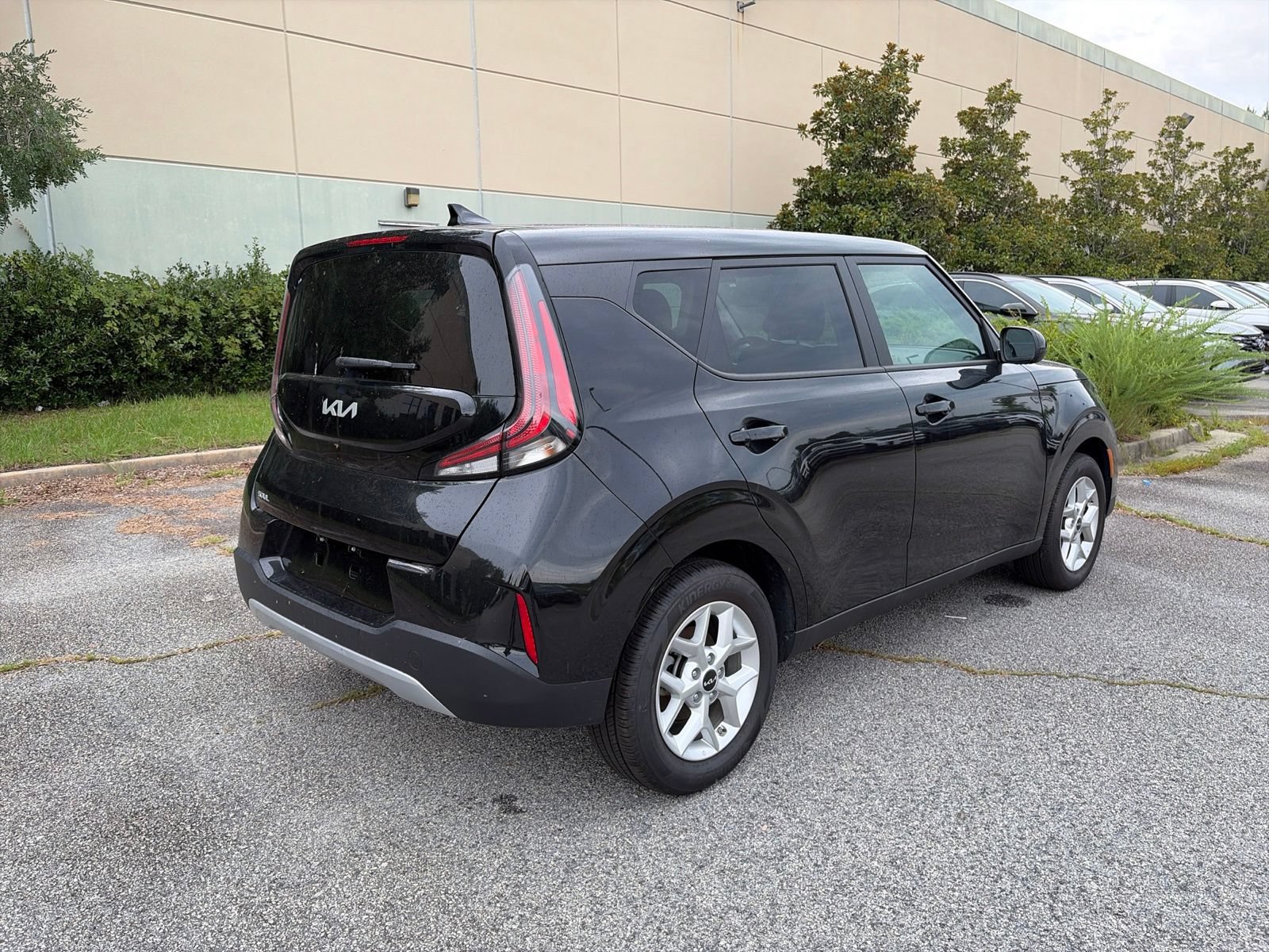 Used 2025 Kia Soul LX w/ LX Technology Package FWD image 6