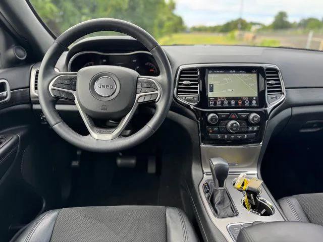 Certified 2022 Jeep Grand Cherokee Laredo X AWD/4WD image 13