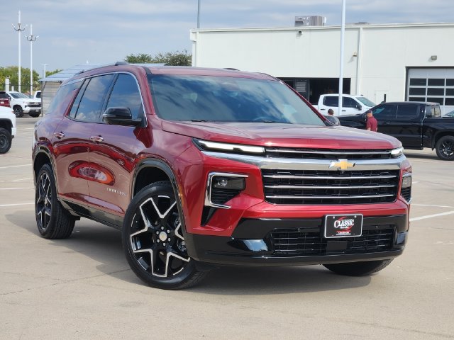 Used 2026 Chevrolet Traverse High Country w/ LPO, Floor Liner Package FWD image 2