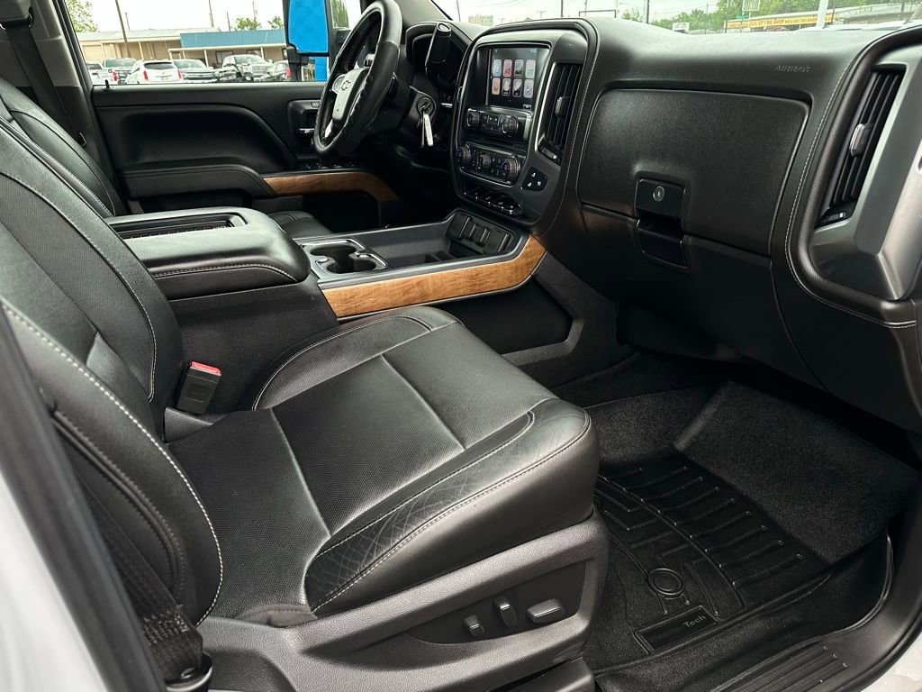 Used 2018 Chevrolet Silverado 1500 LTZ w/ LTZ Plus Package image 16