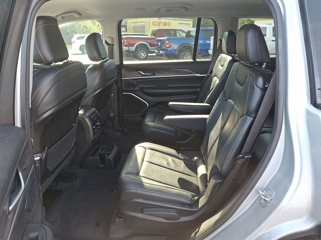 Used 2022 Jeep Grand Cherokee L Limited image 10