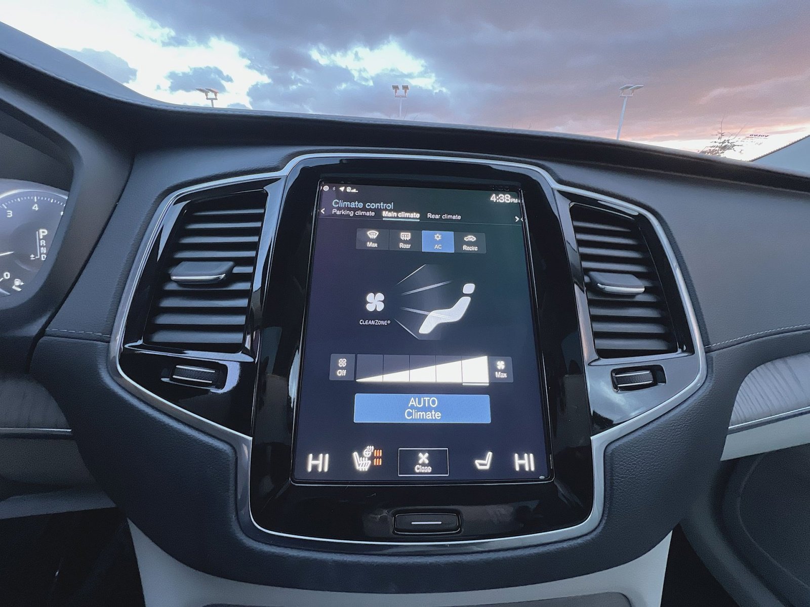 Certified 2022 Volvo XC90 T6 Inscription w/ Climate Package image 21