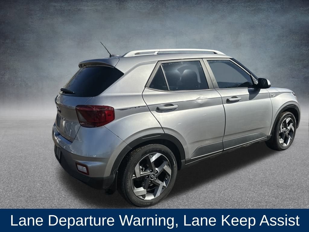 Used 2023 Hyundai Venue SEL image 4
