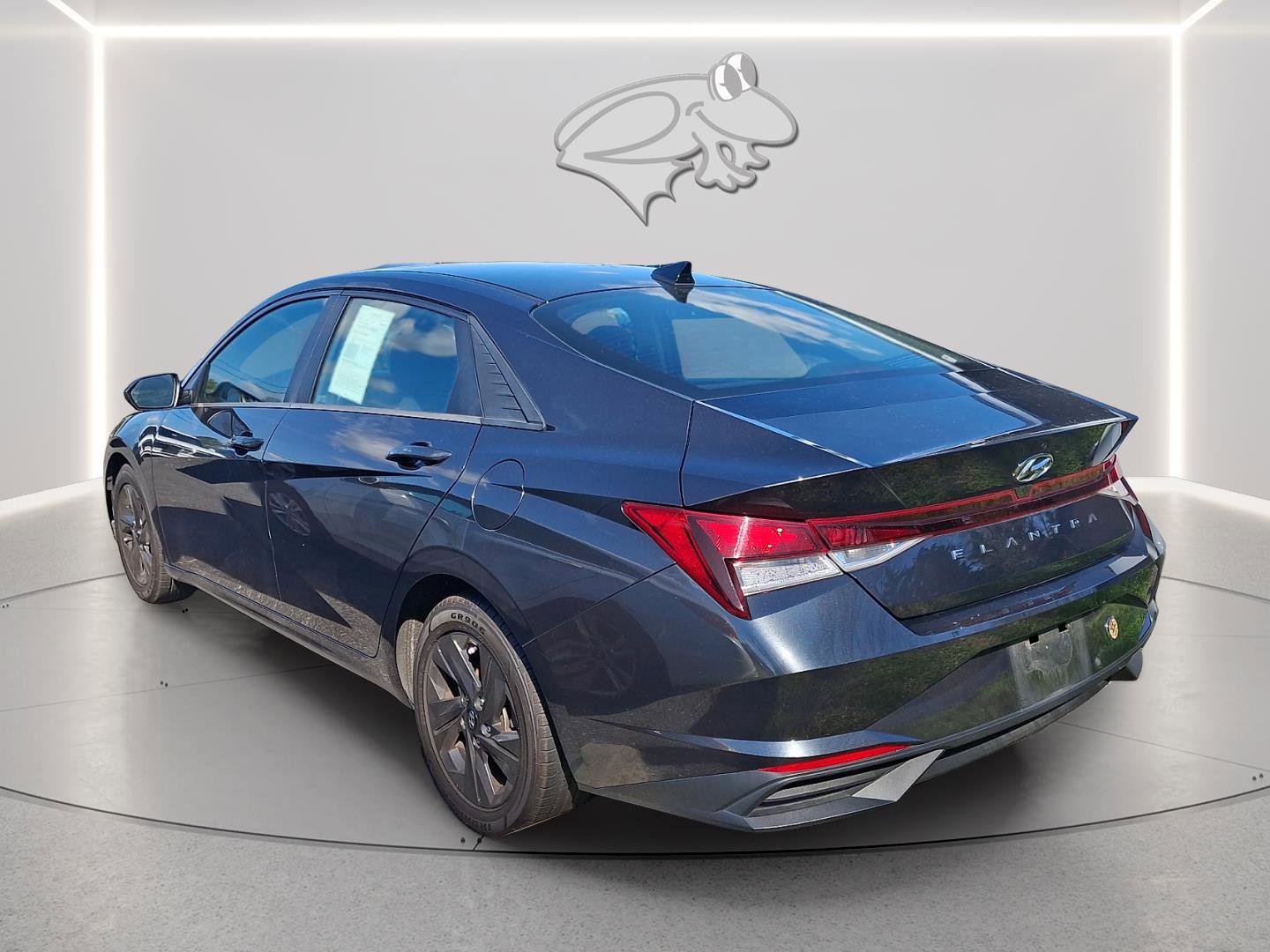 Used 2023 Hyundai Elantra SEL FWD image 3