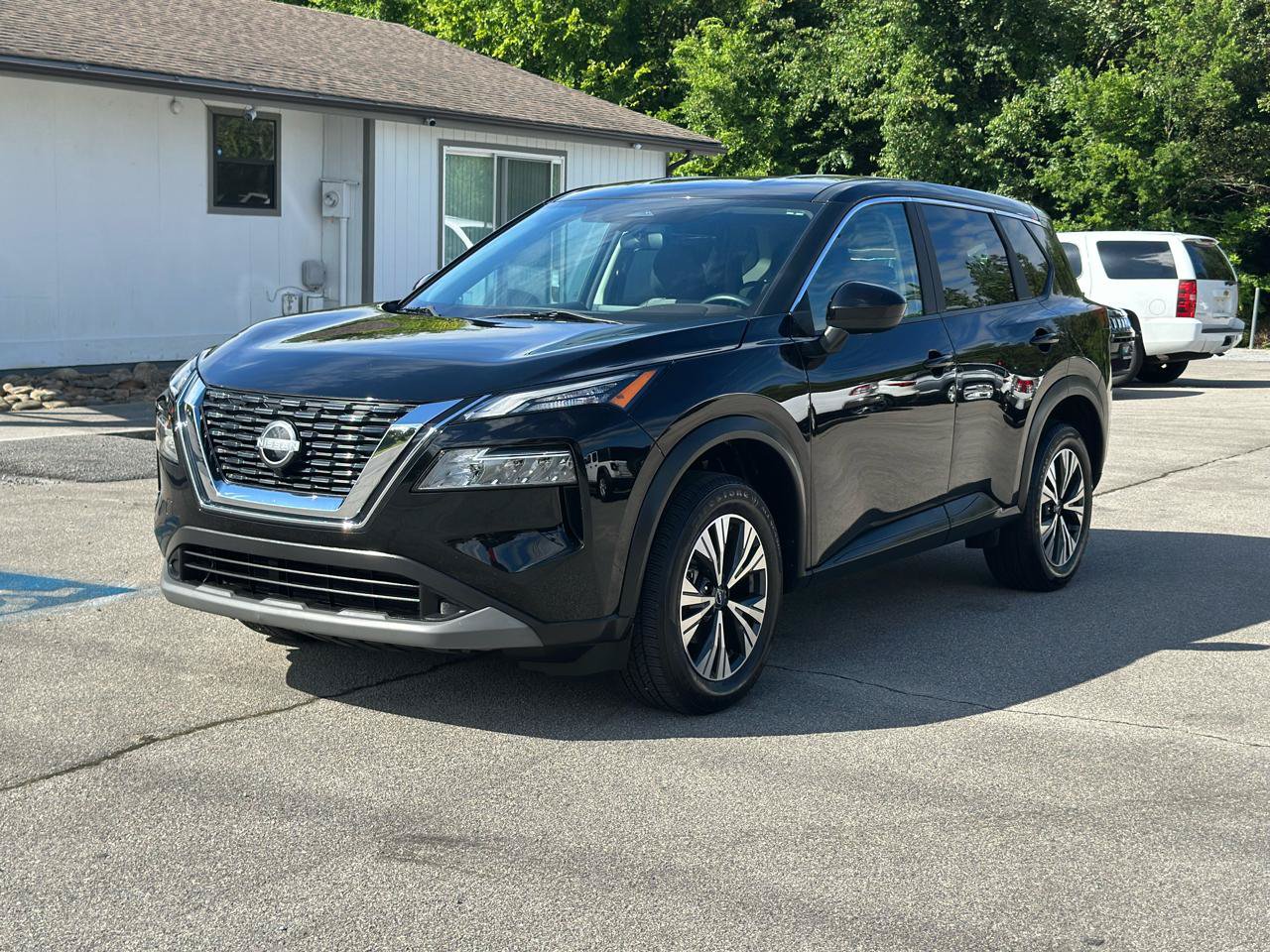 Used 2023 Nissan Rogue SV FWD image 18